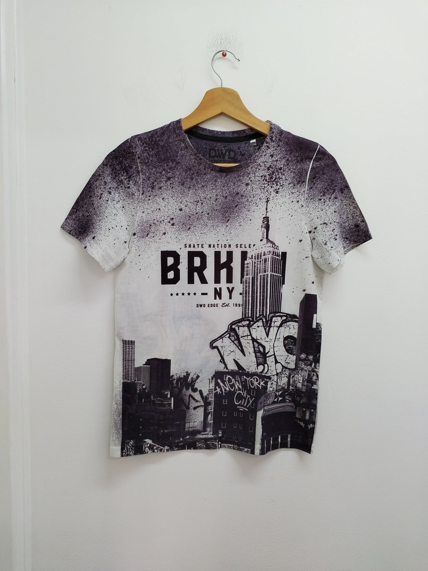 T-shirt DWD à motifs Taille 10/12 Ans