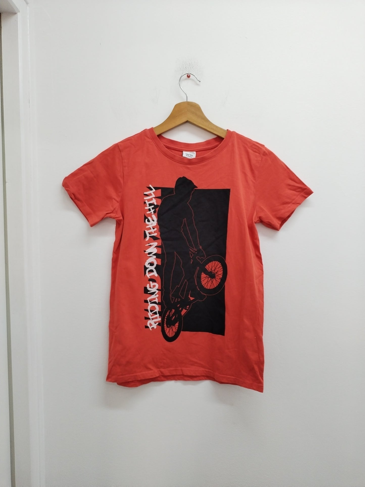 T-shirt Chapter Young rouge orange avec impression Taille 10/12 Ans