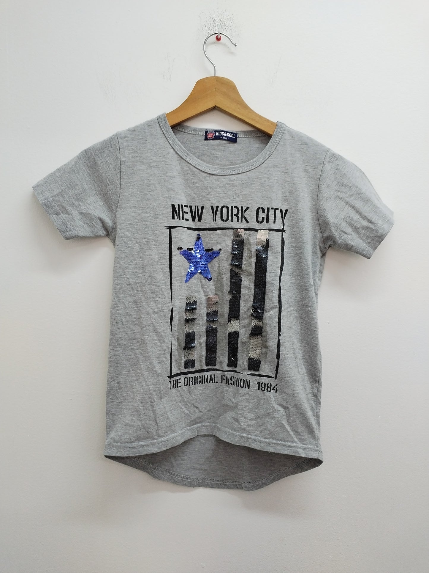 T-shirt Kids & Cool gris avec sequins et impression Taille 8 Ans