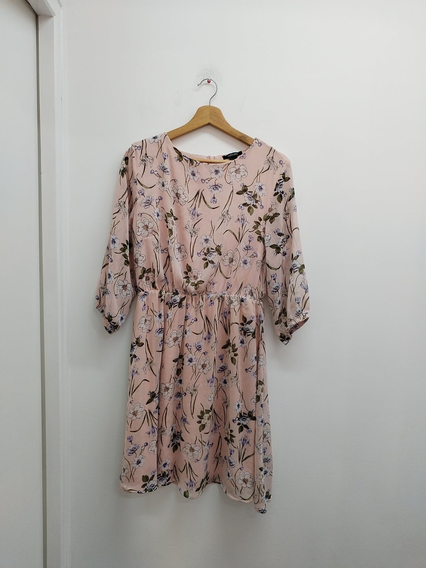 Robe manches 3/4 Esmara rose fleurie Taille 42/44