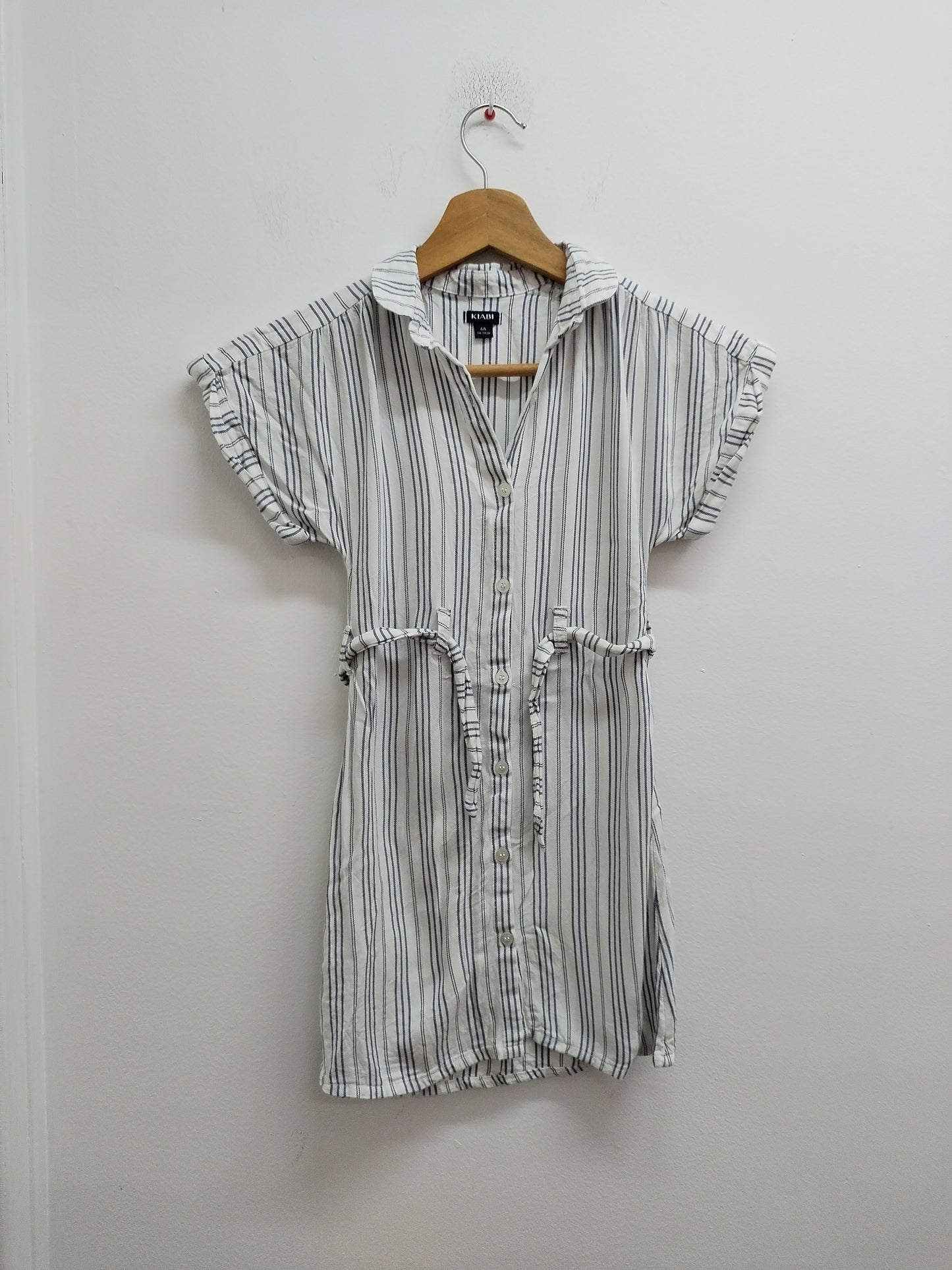 Robe manches courtes Kiabi blanche rayée Taille 6 Ans