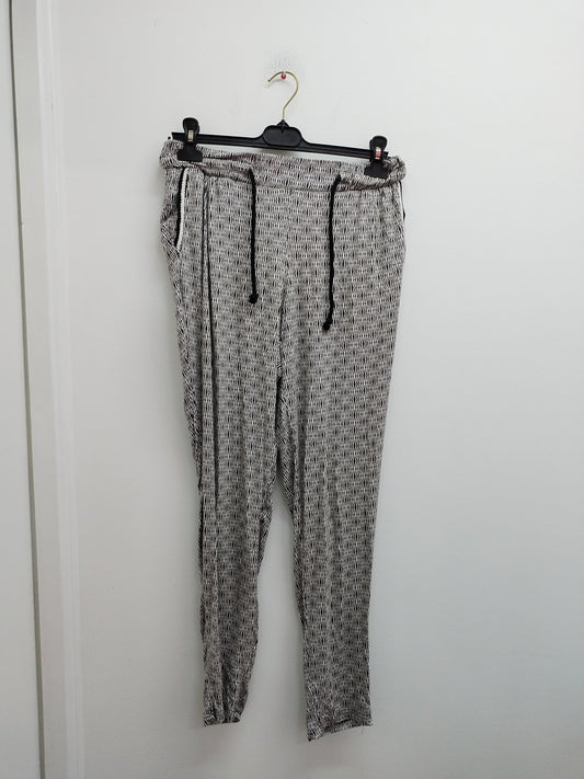 Pantalon léger Camaïeu marron et blanc à motifs Taille 40