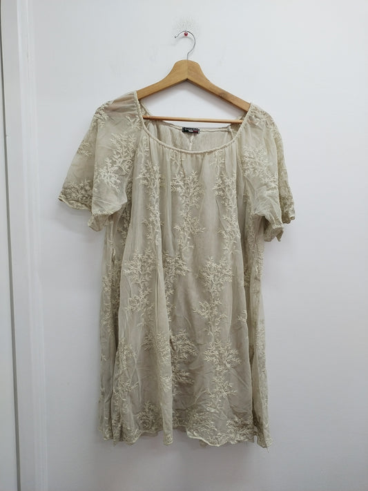 Robe manches courtes Made In Italy beige fleurie Taille XL