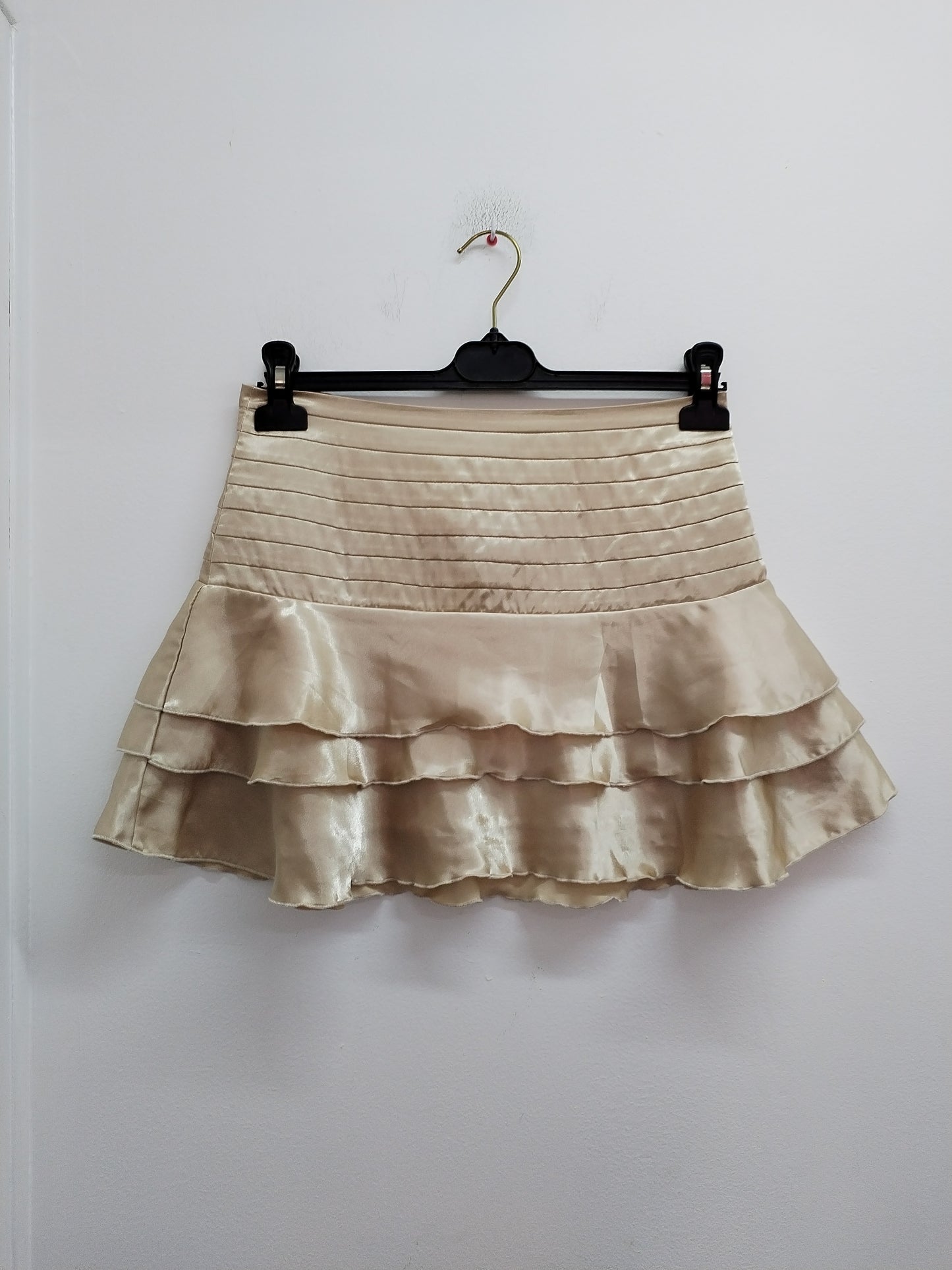 Jupe courte Loana dorée Taille 36