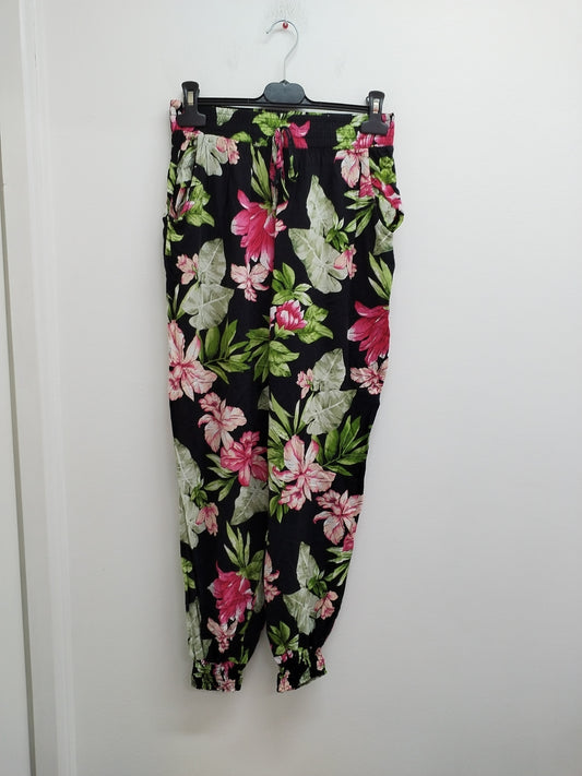 Pantalon fluide noir fleuri Taille 38