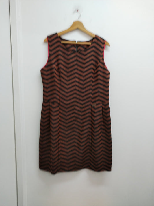 Robe sans manches rayée marron et noire Taille M