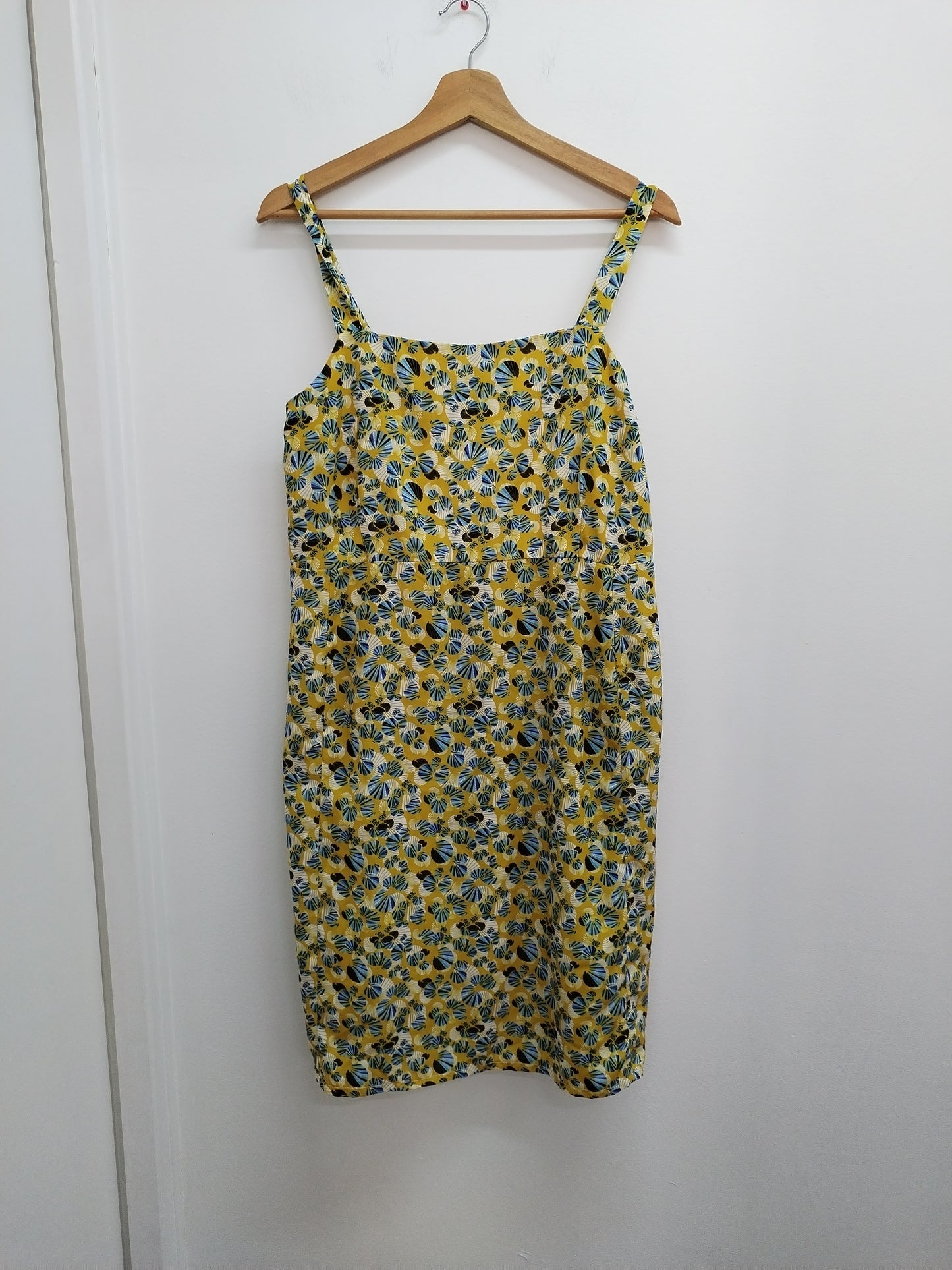Robe à bretelles moutarde à motifs Taille M