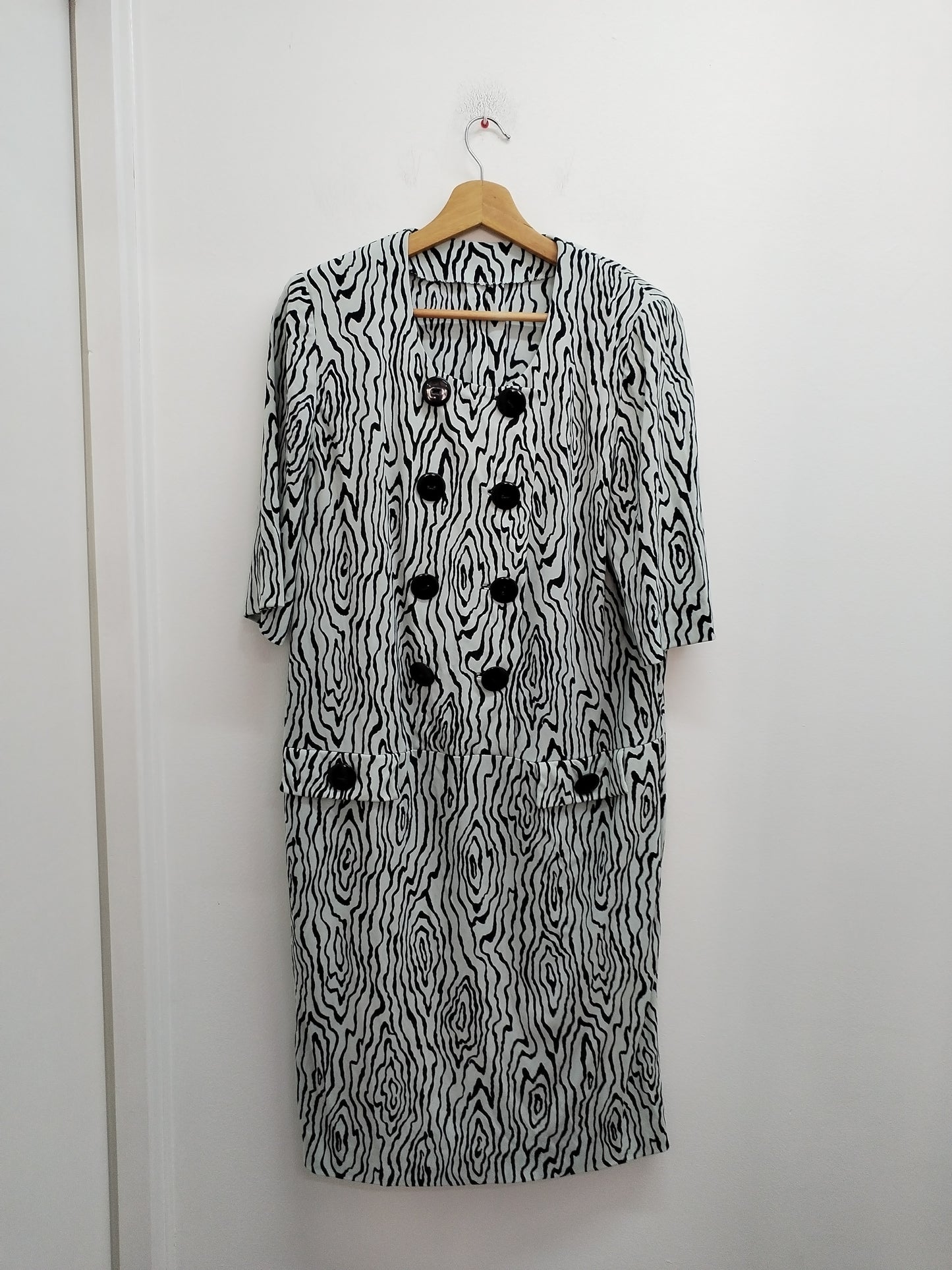 Robe manches courtes blanche à motifs noirs Taille XL