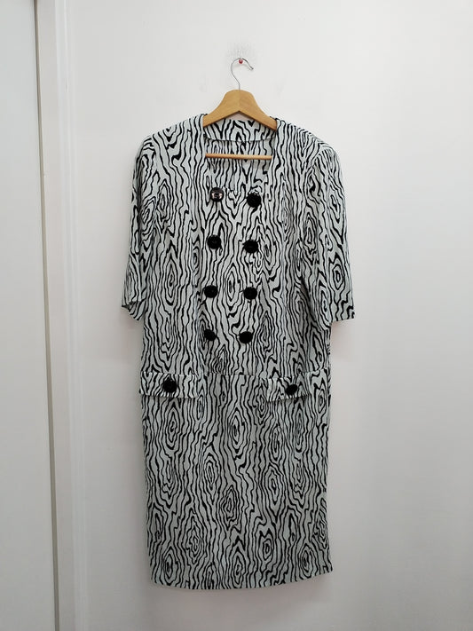 Robe manches courtes blanche à motifs noirs Taille XL