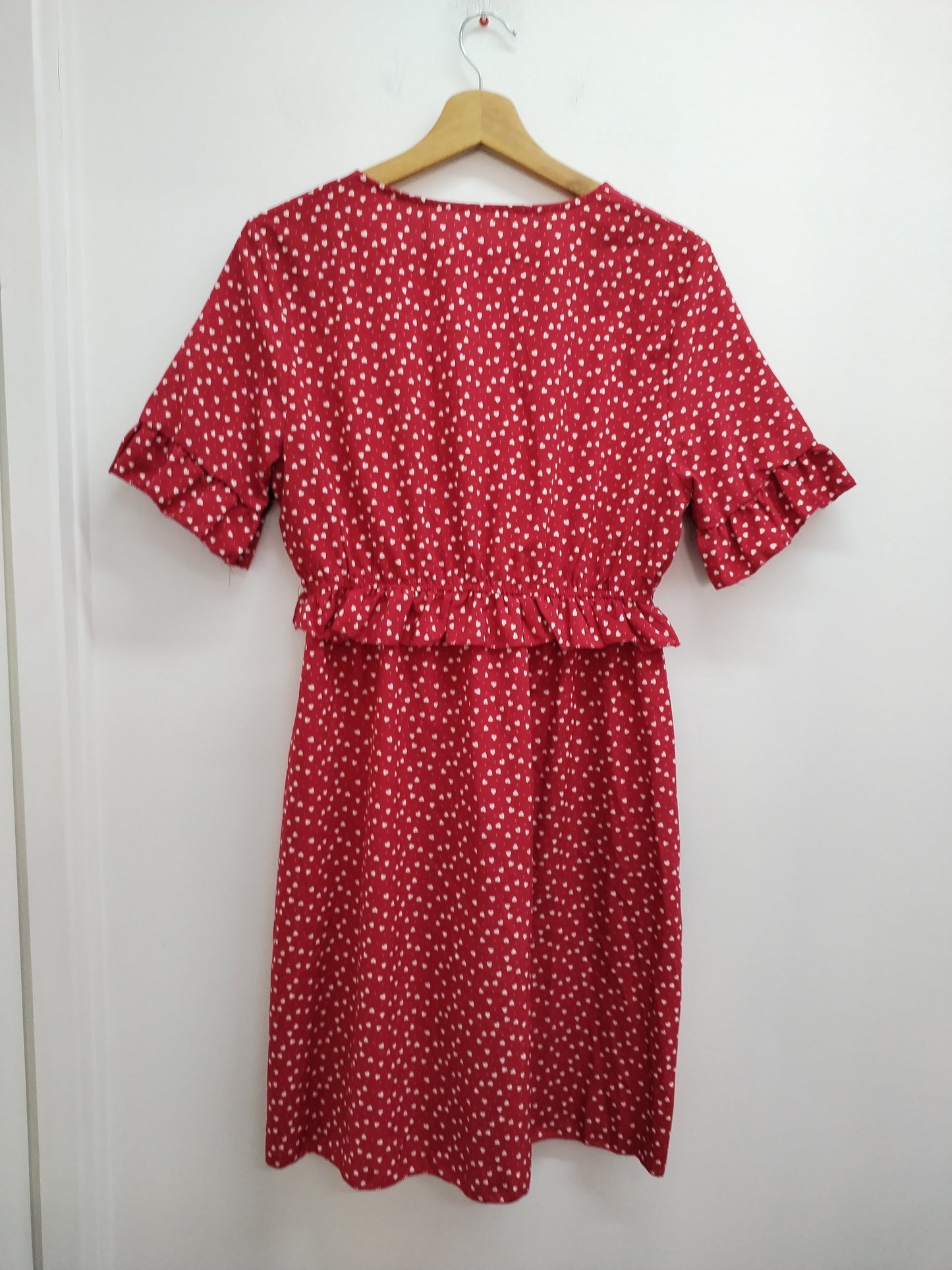 Robe manches courtes Shein rouge avec motifs cœurs Taille M