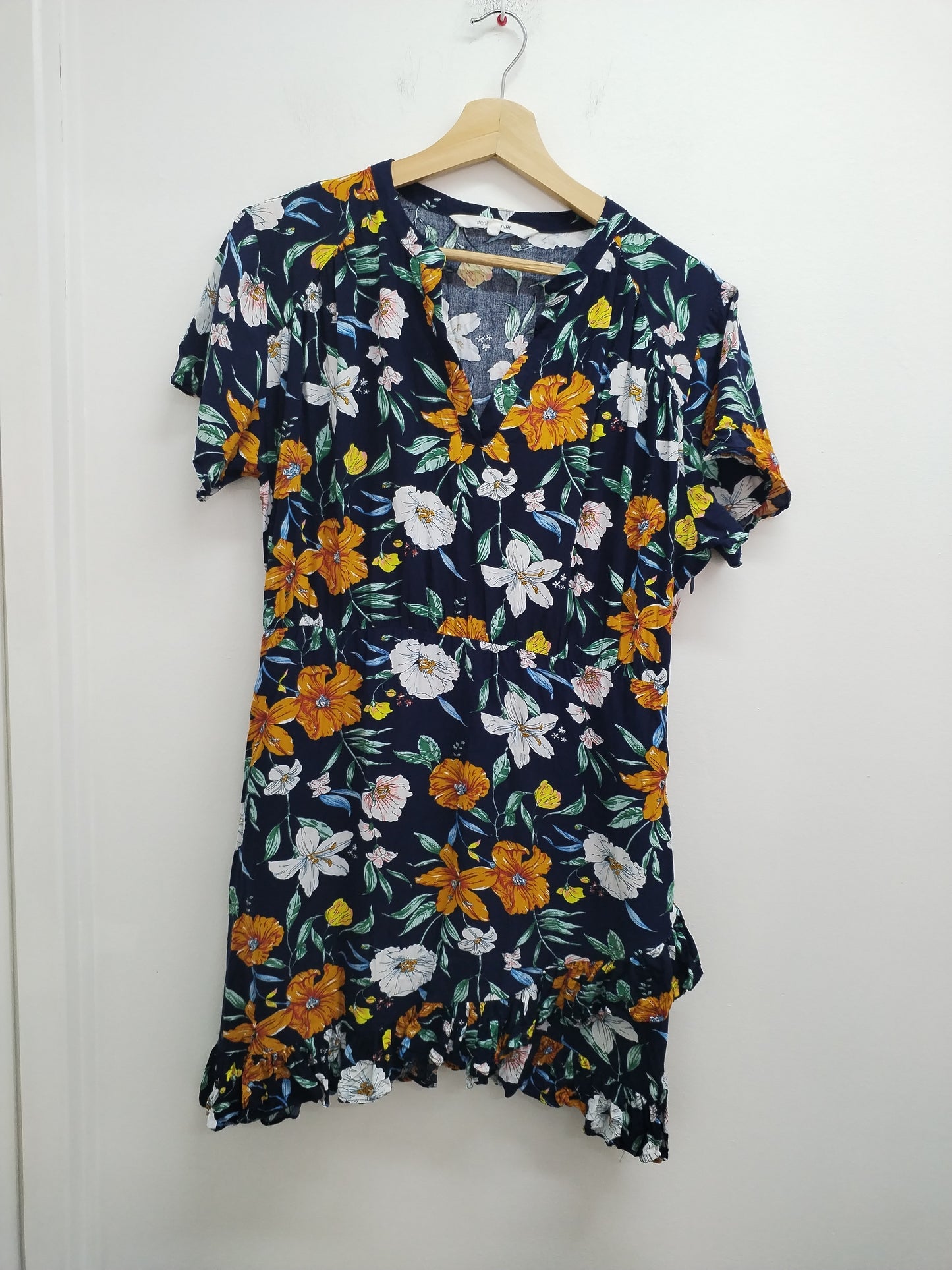 Robe manches courtes Colection IRL marine fleurie Taille 38