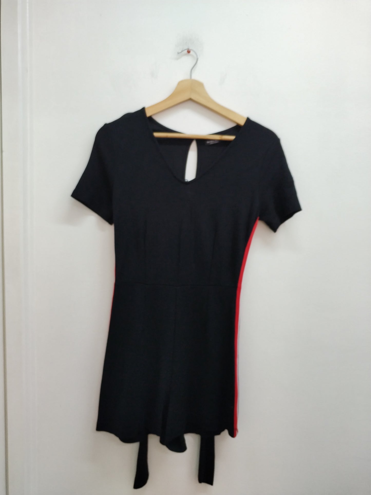 Combi-short Bershka noir avec liseré rouge et blanc Taille S