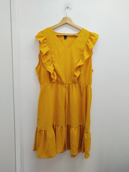 Robe sans manches Shein moutarde Taille 2XL
