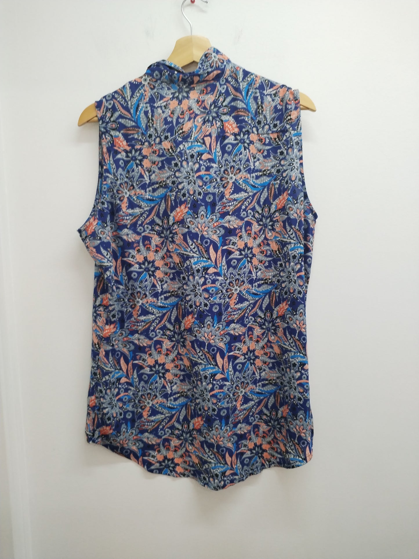 Chemise sans manche La Halle bleue à motifs Taille 44