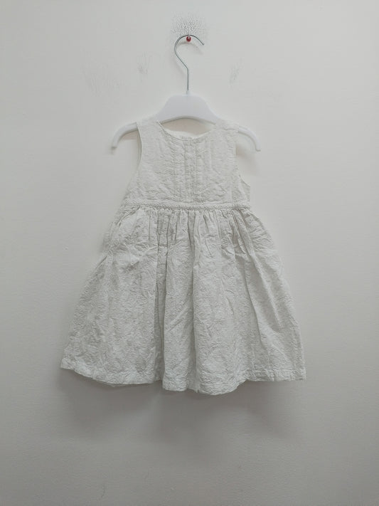 Robe sans manche Young Dimension blanche avec broderie Taille 9/12 Mois