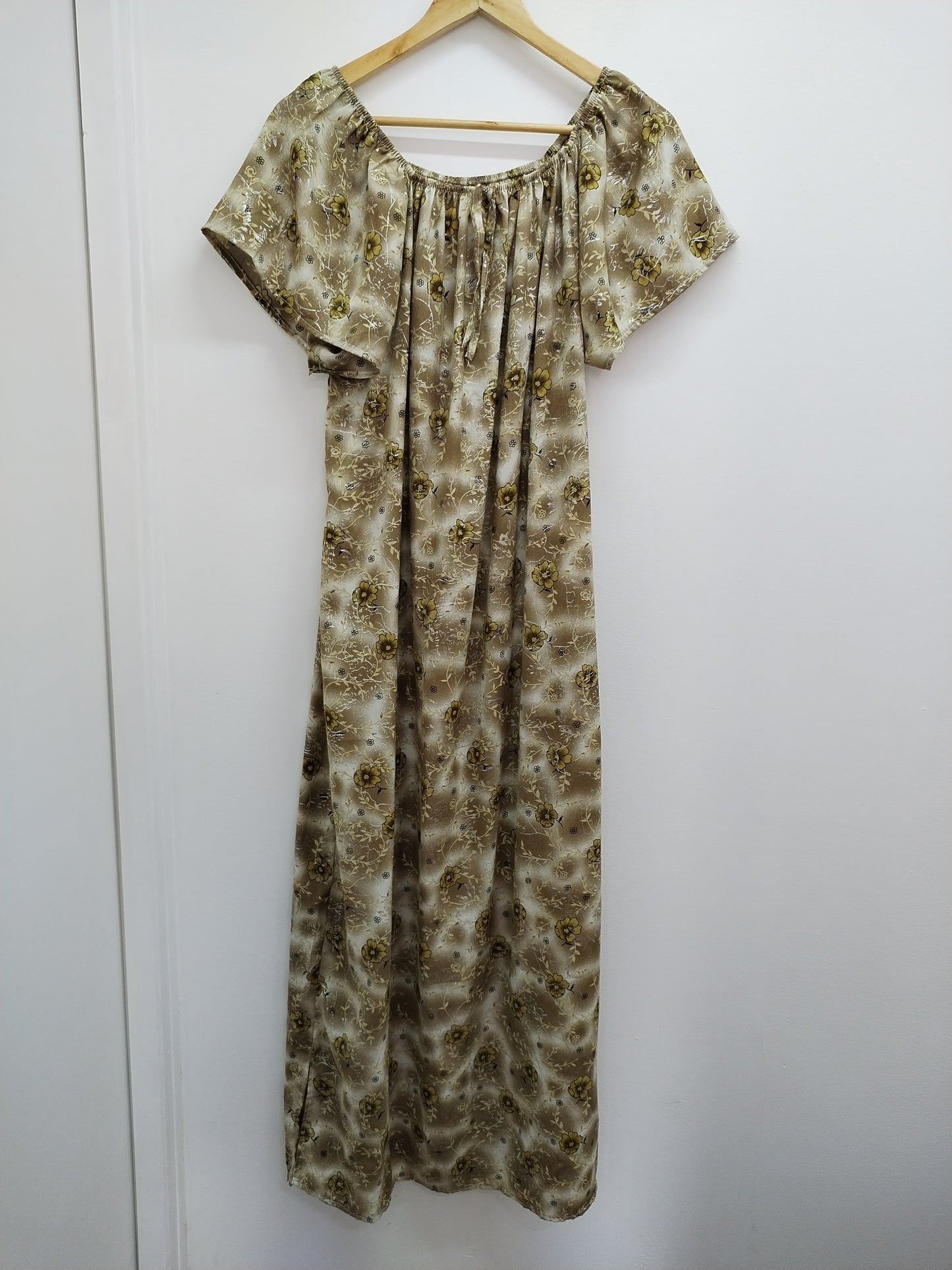 Robe longue manches courtes beige imprimée Taille XL