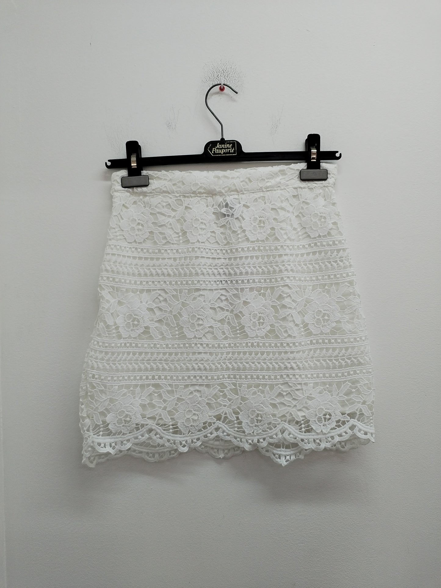 Jupe Shein blanche avec dentelle Taille 34