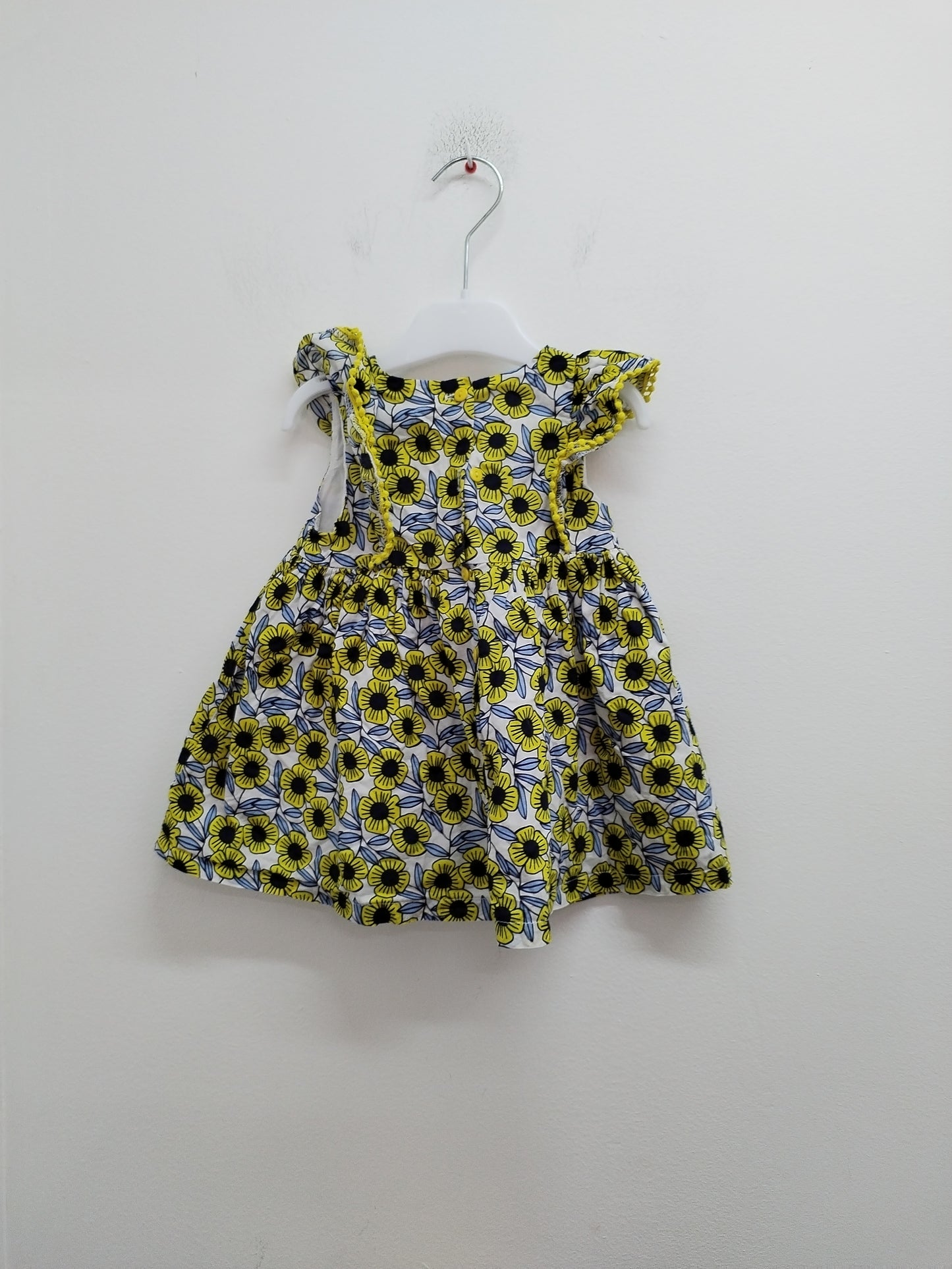 Robe sans manche DPAM blanche fleurie Taille 12 Mois