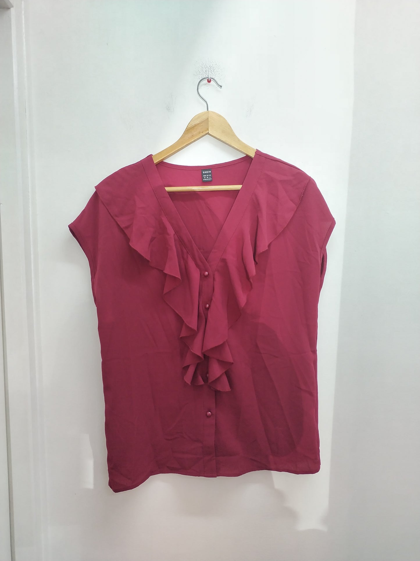 Chemsie manches courtes Shein bordeaux avec volants Taille M