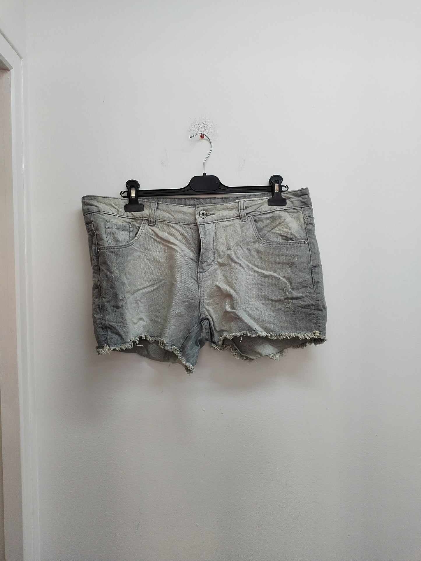 Short en jeans Esmara gris délavé Taille 44