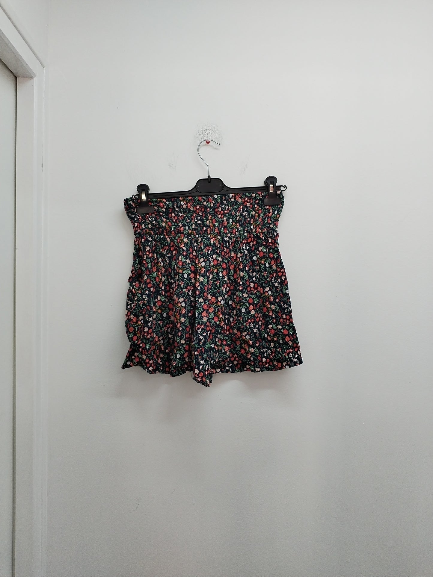 Short Kiabi fleuri Taille M