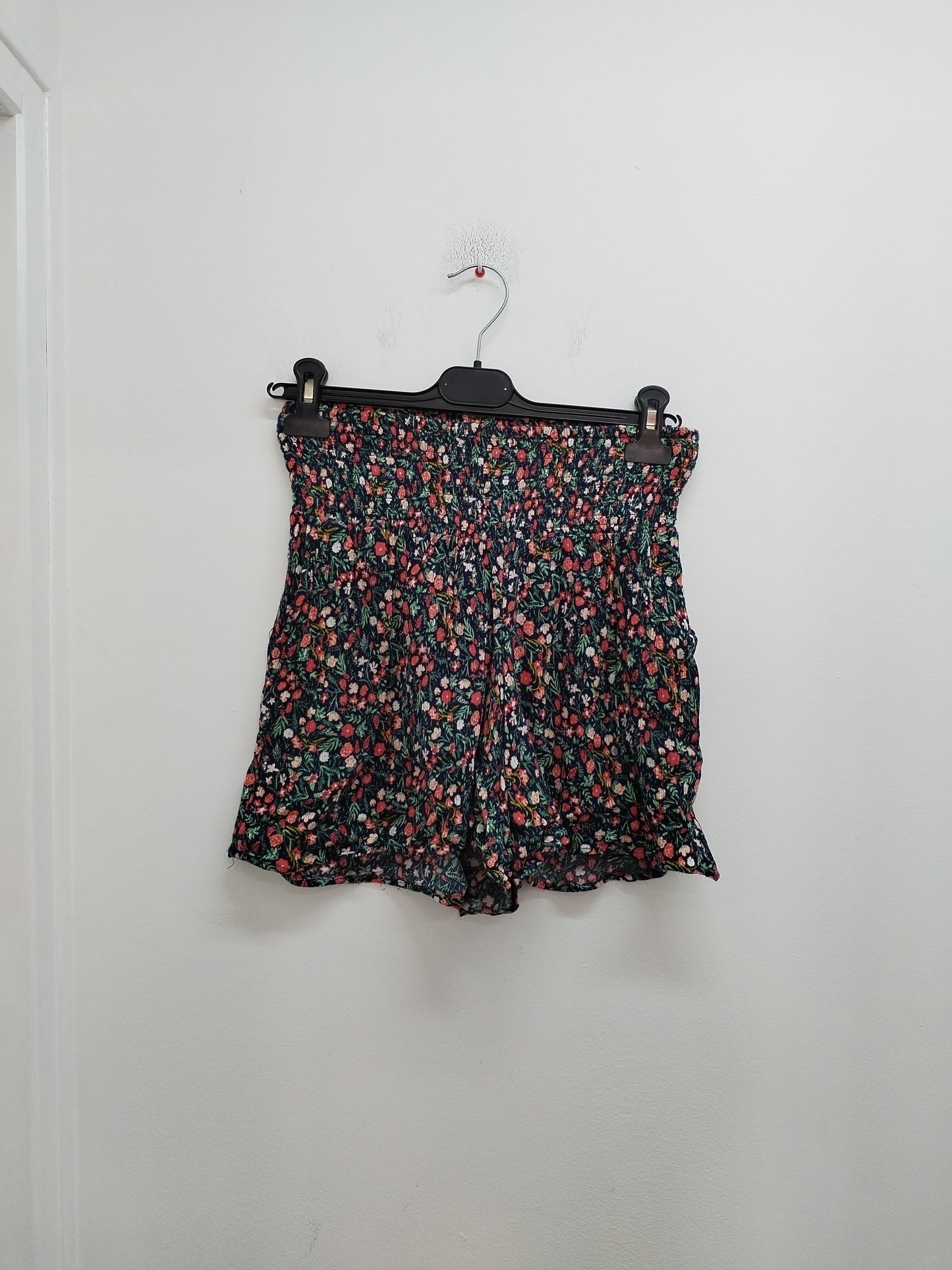 Short Kiabi fleuri Taille M