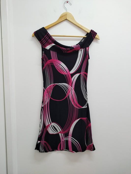 Robe sans manches noire à motifs roses Taille S