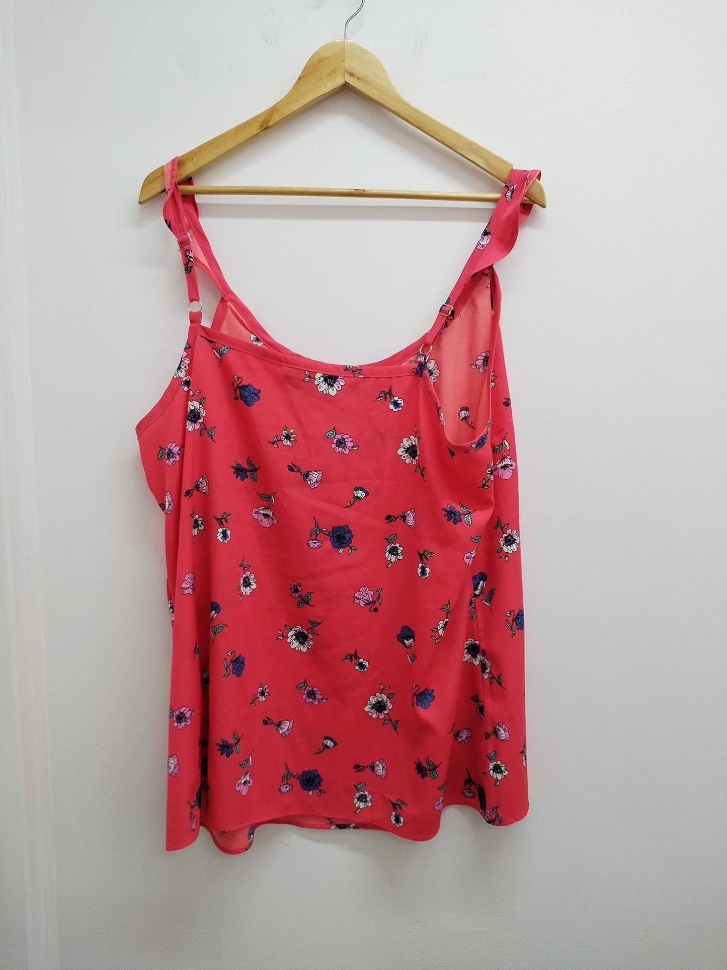 Débardeur Yessica rouge fleuri Taille XL