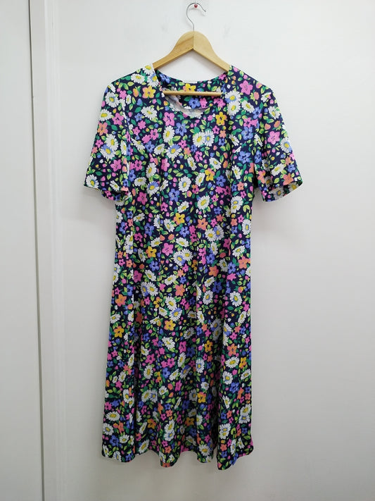 Robe manches courtes marine fleurie Taille L