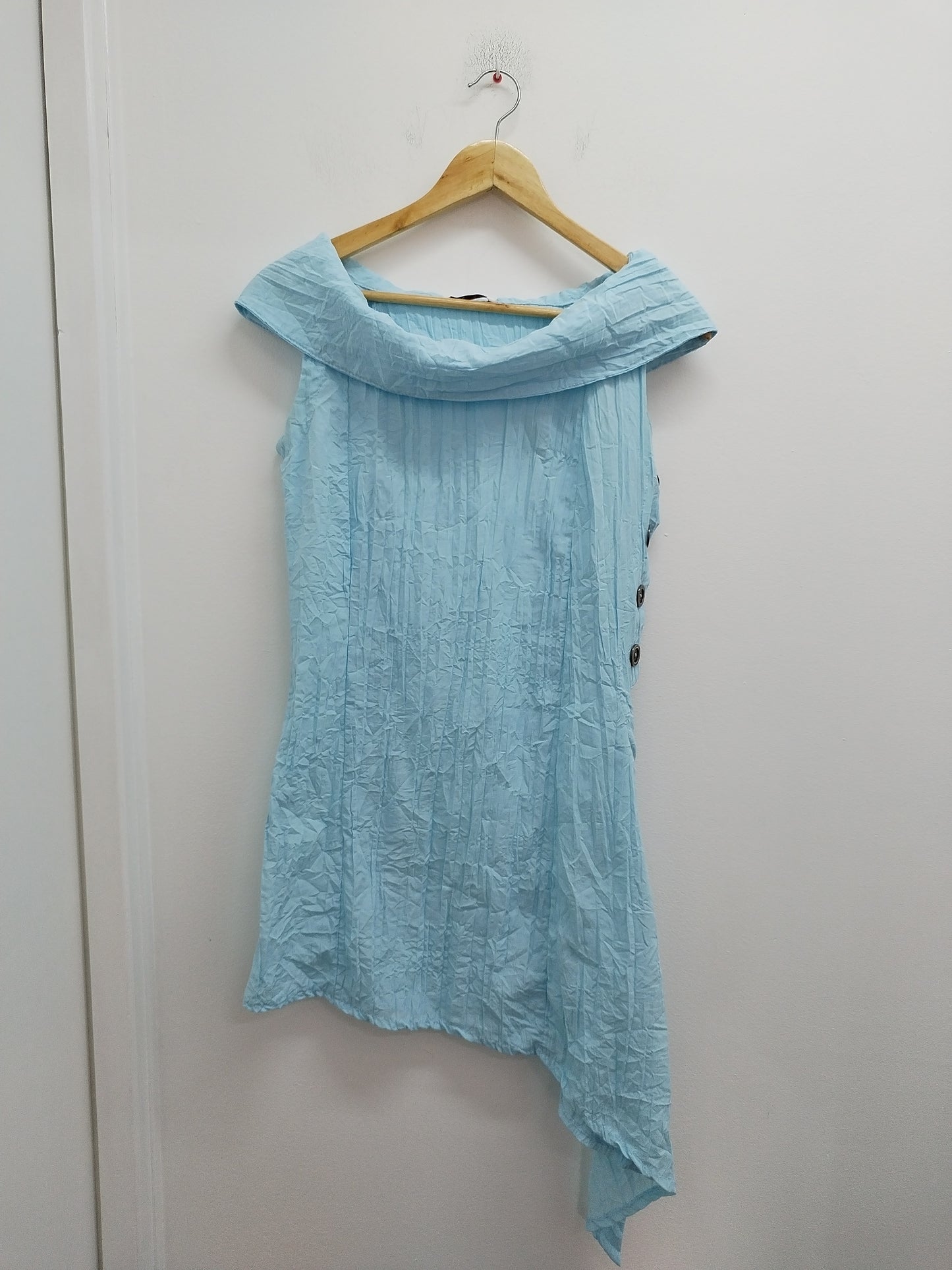Tunique longue sans manches asymétrique Sarafina bleue claire Taille S
