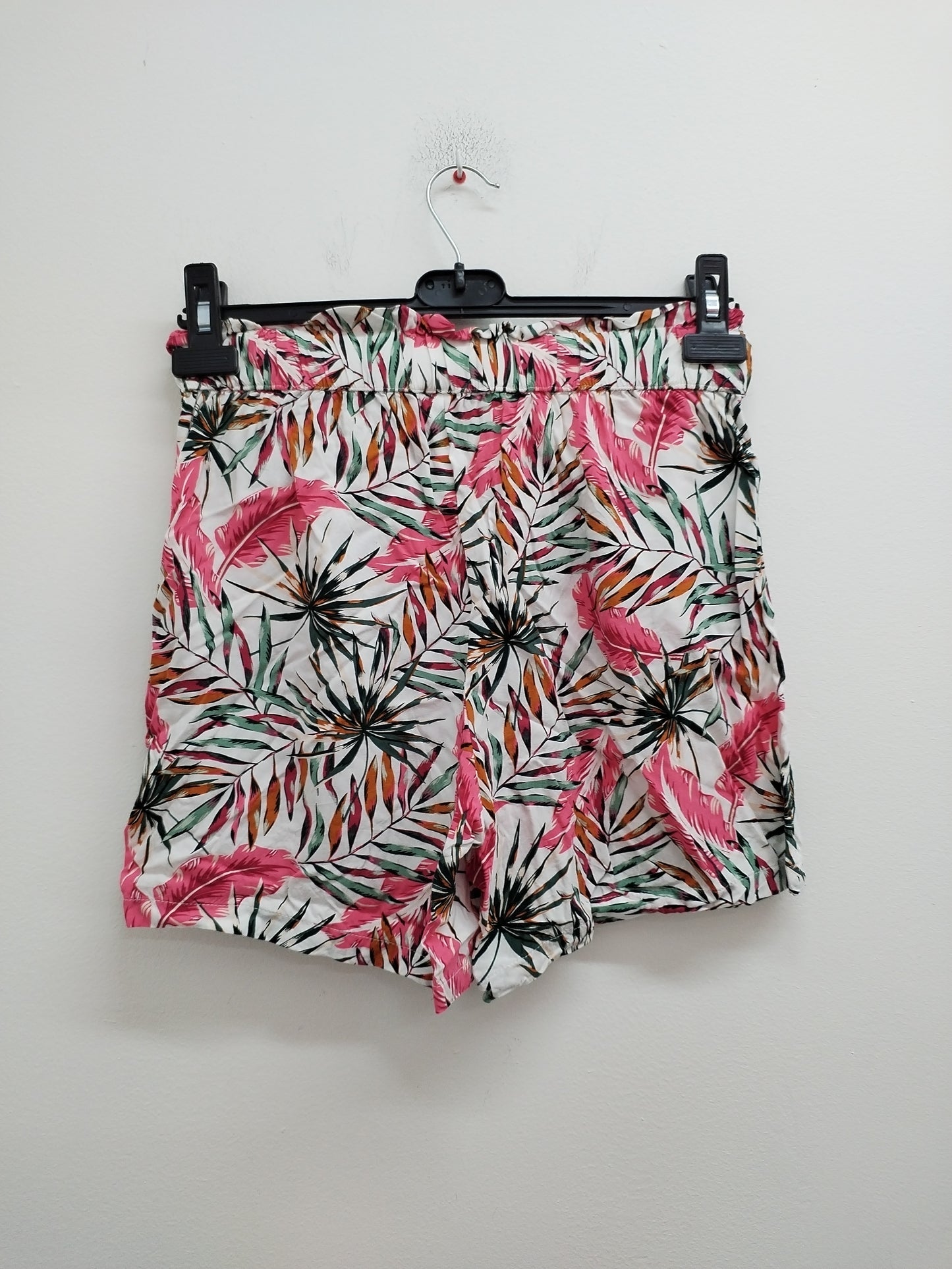 Short Tissaia blanc fleuri avec ceinture Taille 38