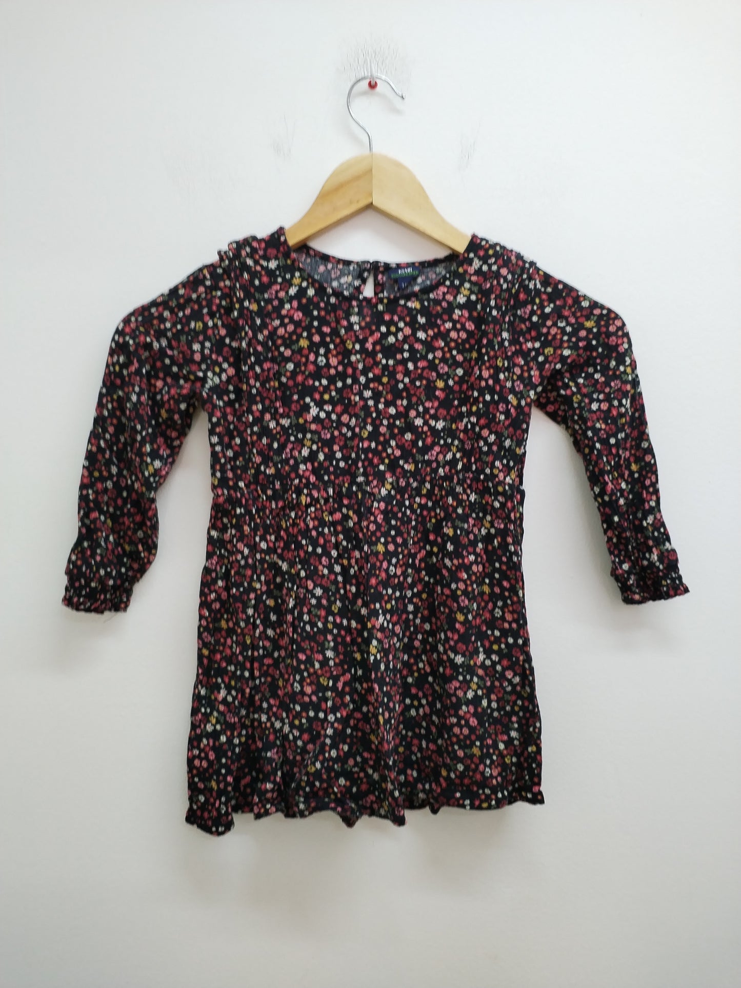 Robe manches longues Kiabi noire fleurie Taille 3 Ans