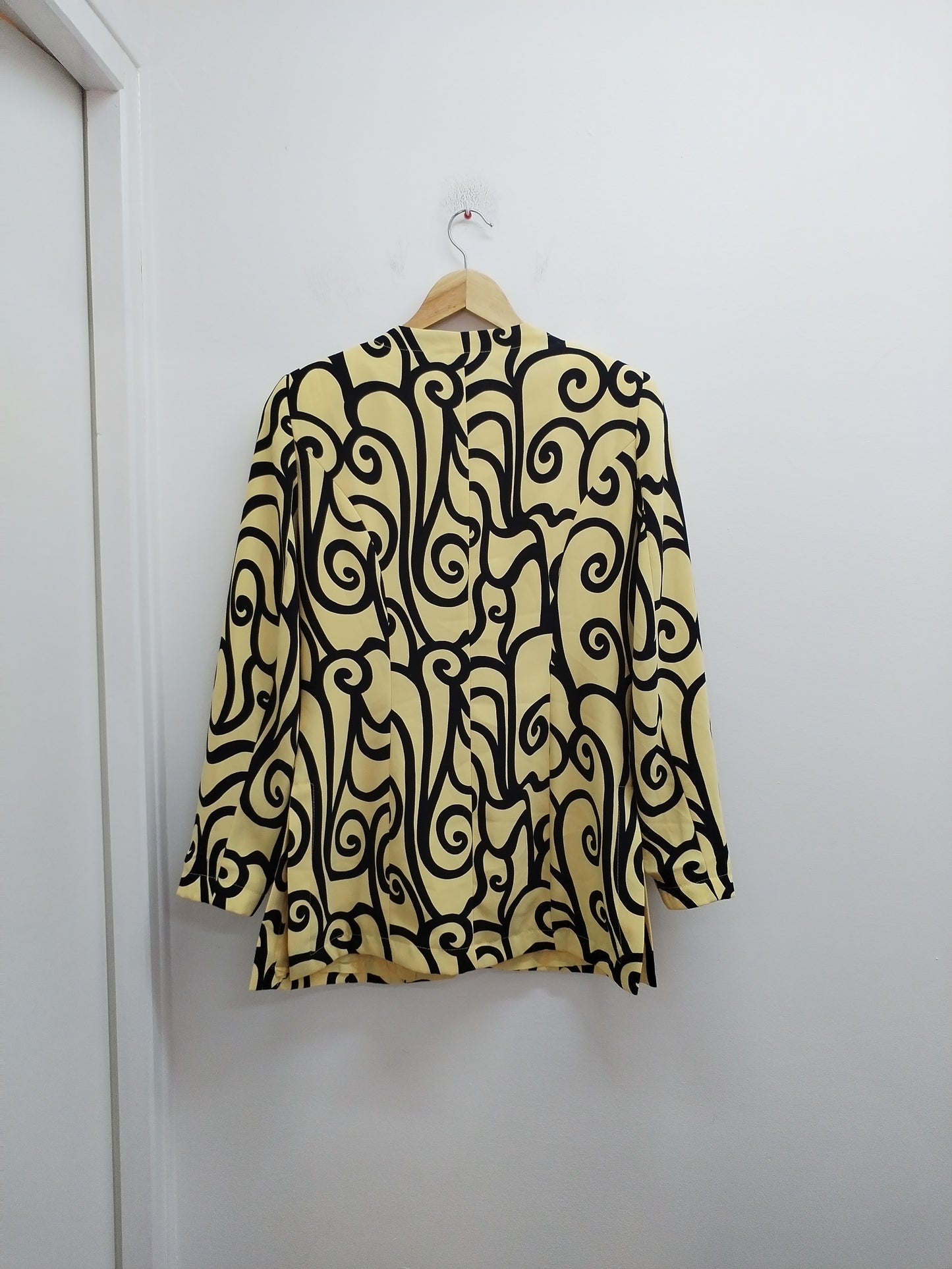 Veste Ysia jaune pâle à motifs noirs Taille 38
