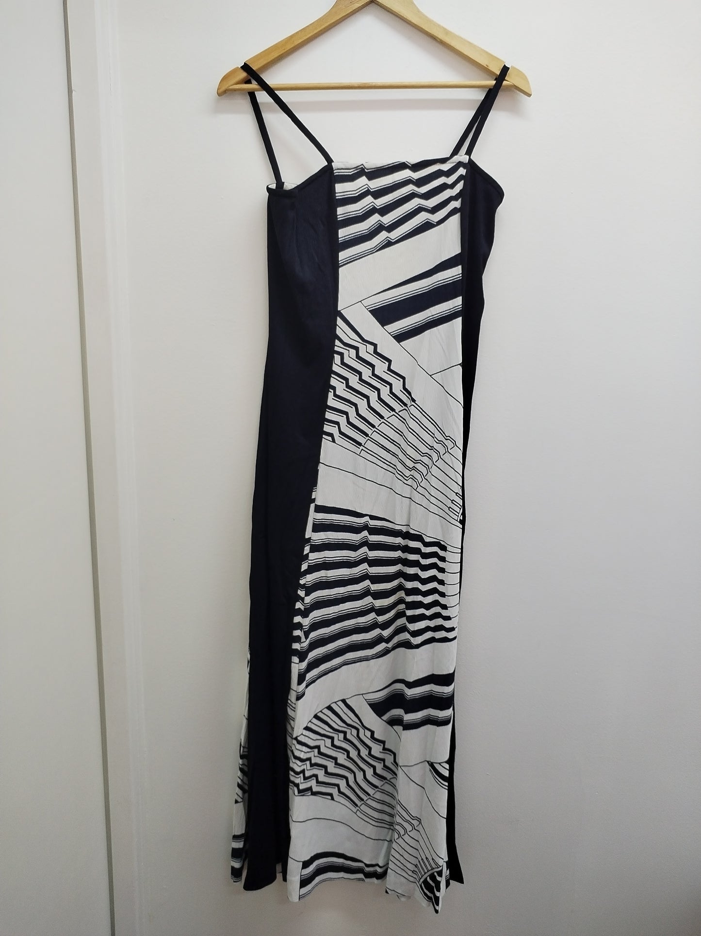 Robe longue à bretelle marine et blanche Taille S