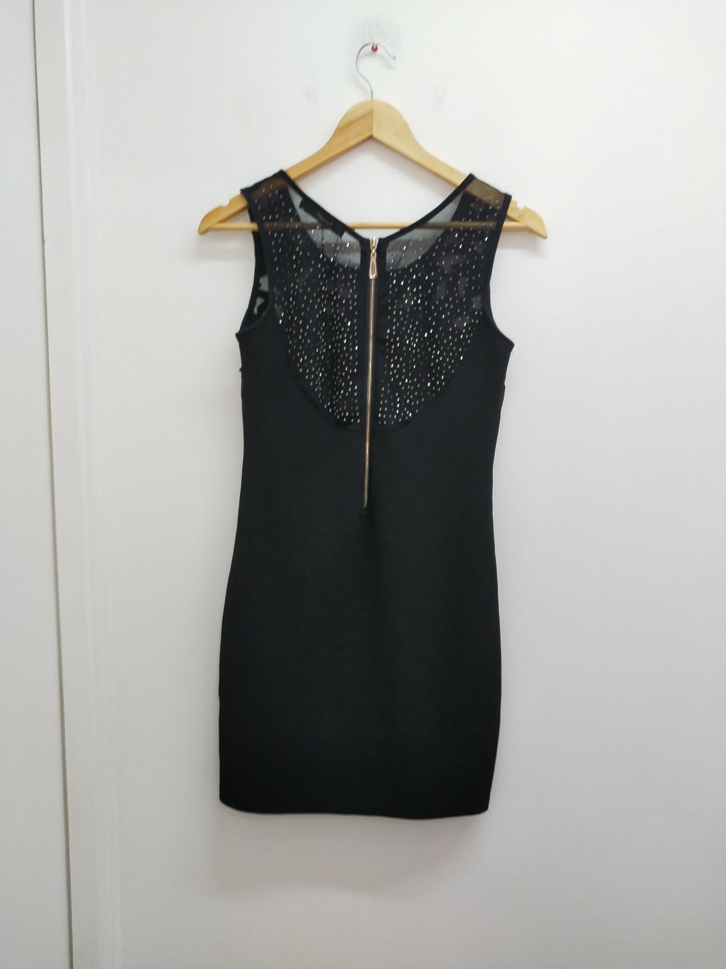 Robe sans manche Realty noire avec dentelle et strass Taille L/XL