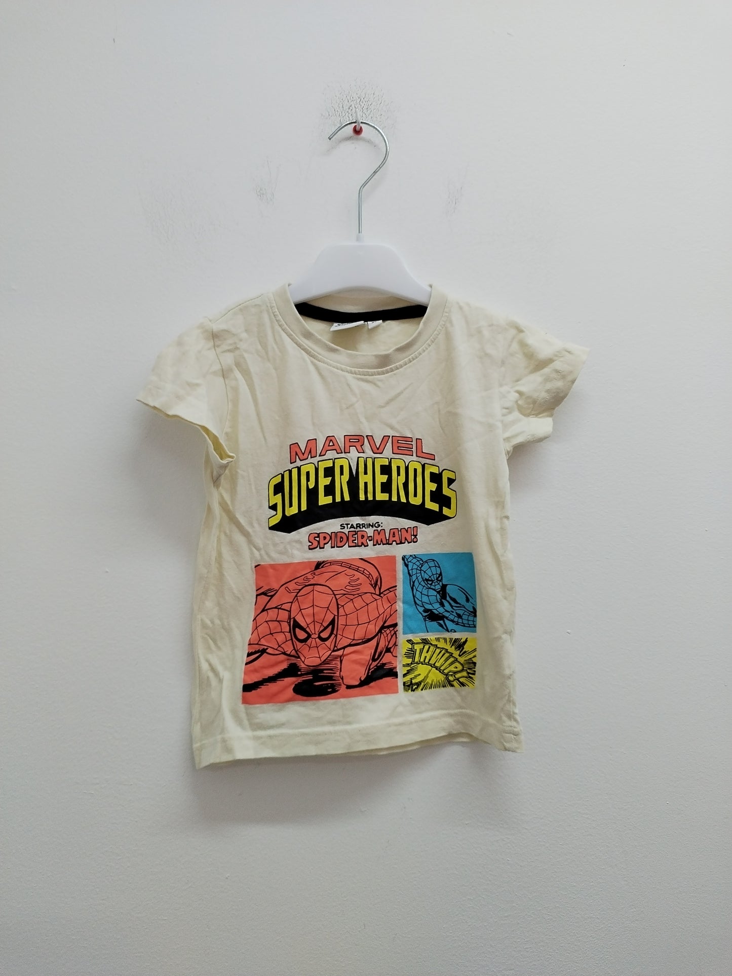 T-shirt Marvel beige avec impression Taille 3 Ans