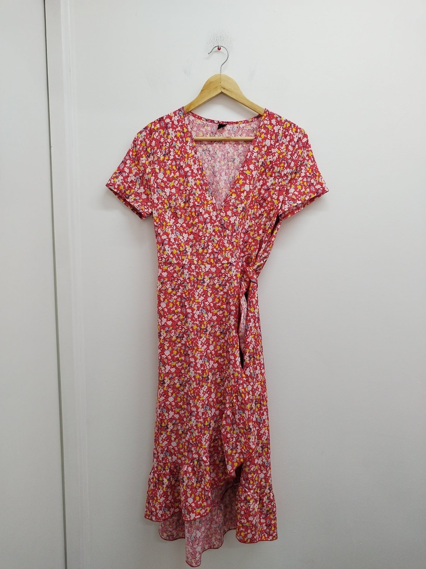 Robe longue portefeuille manches courtes Shein rouge fleurie Taille S