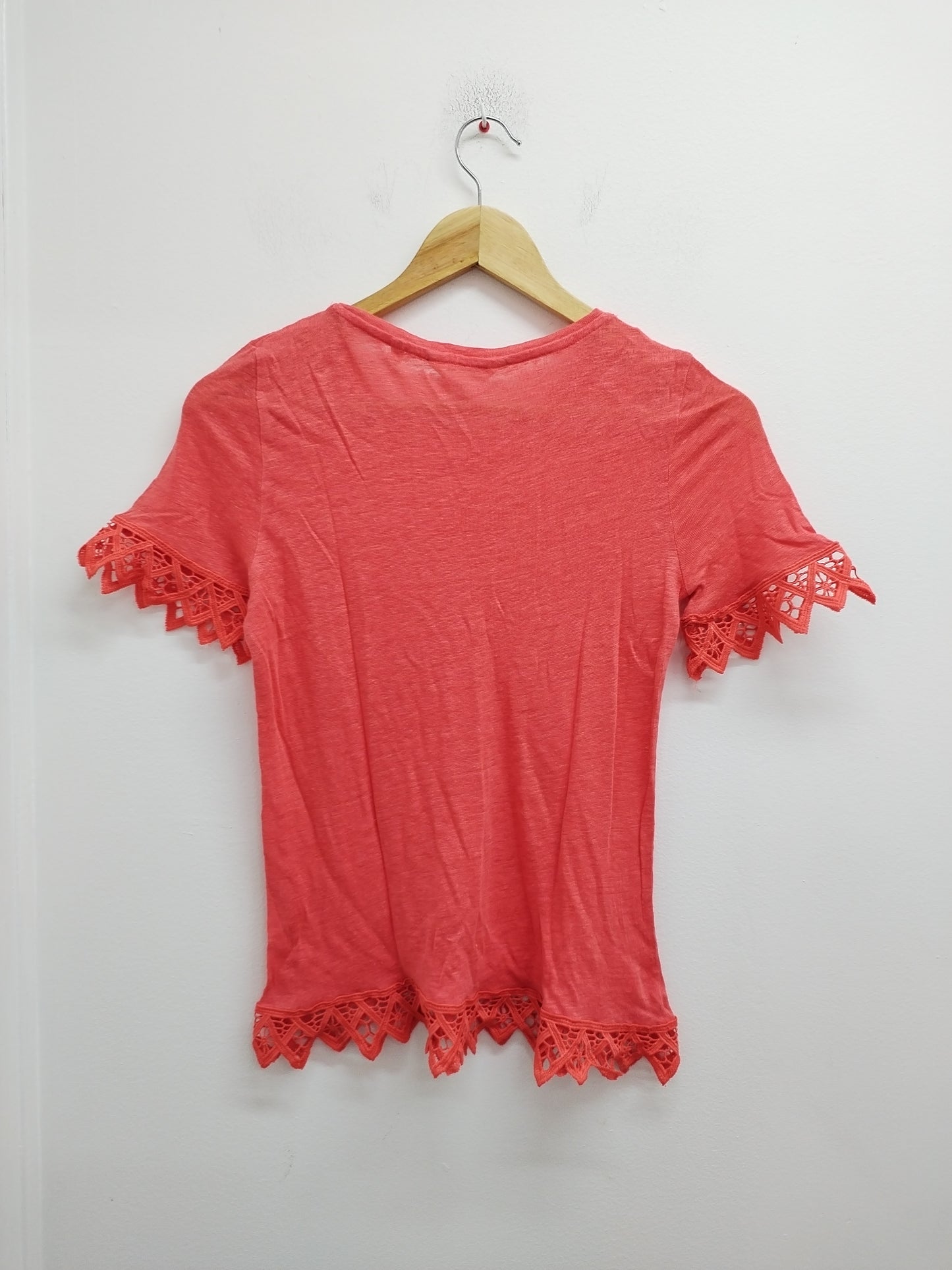 T-shirt Naf-Naf rouge orangé avec dentelle Taille S