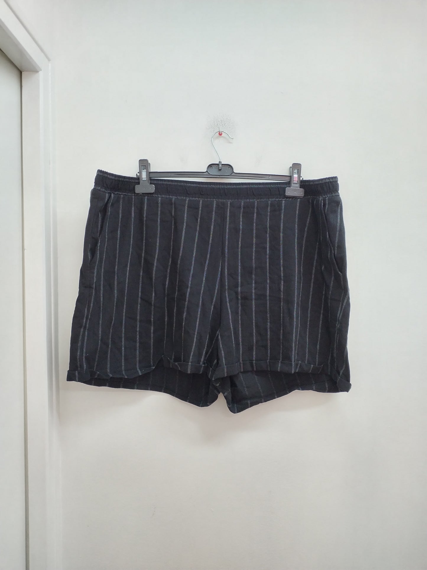 Short C&A noir rayé blanc Taille XXL