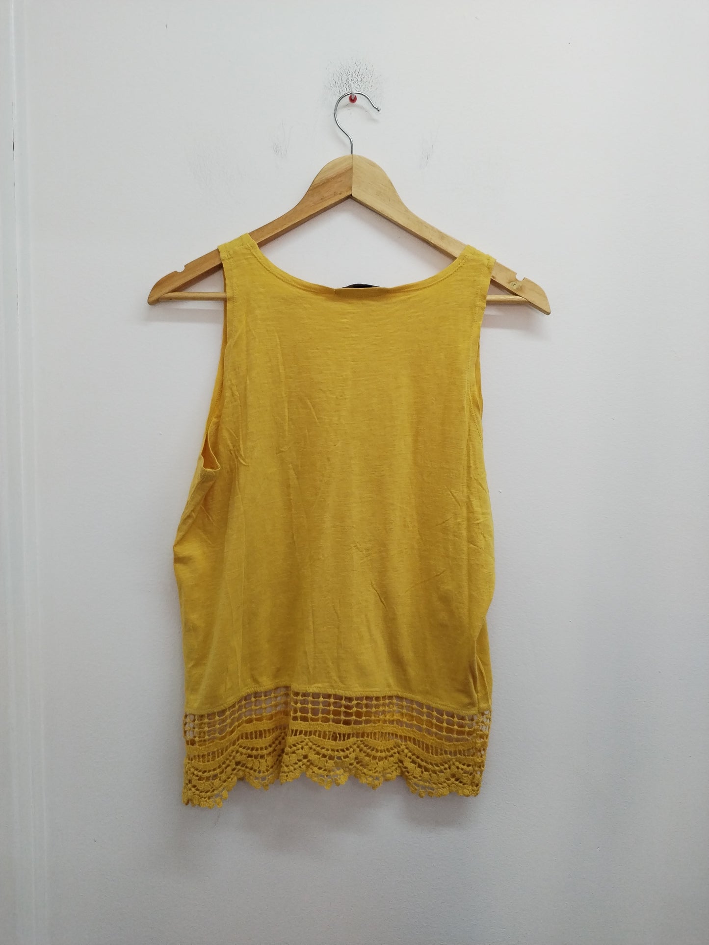 Débardeur Atmosphère jaune moutarde avec dentelle Taille 40