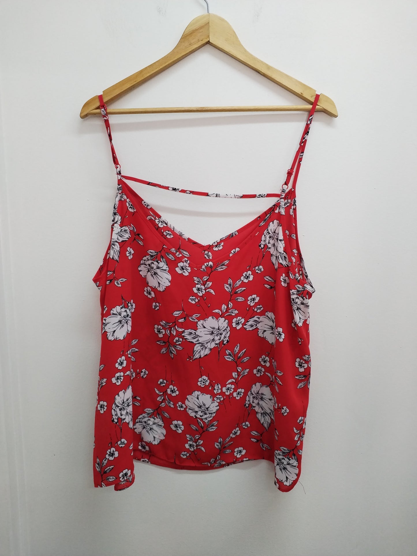 Débardeur Primark rouge fleuri Taille 48
