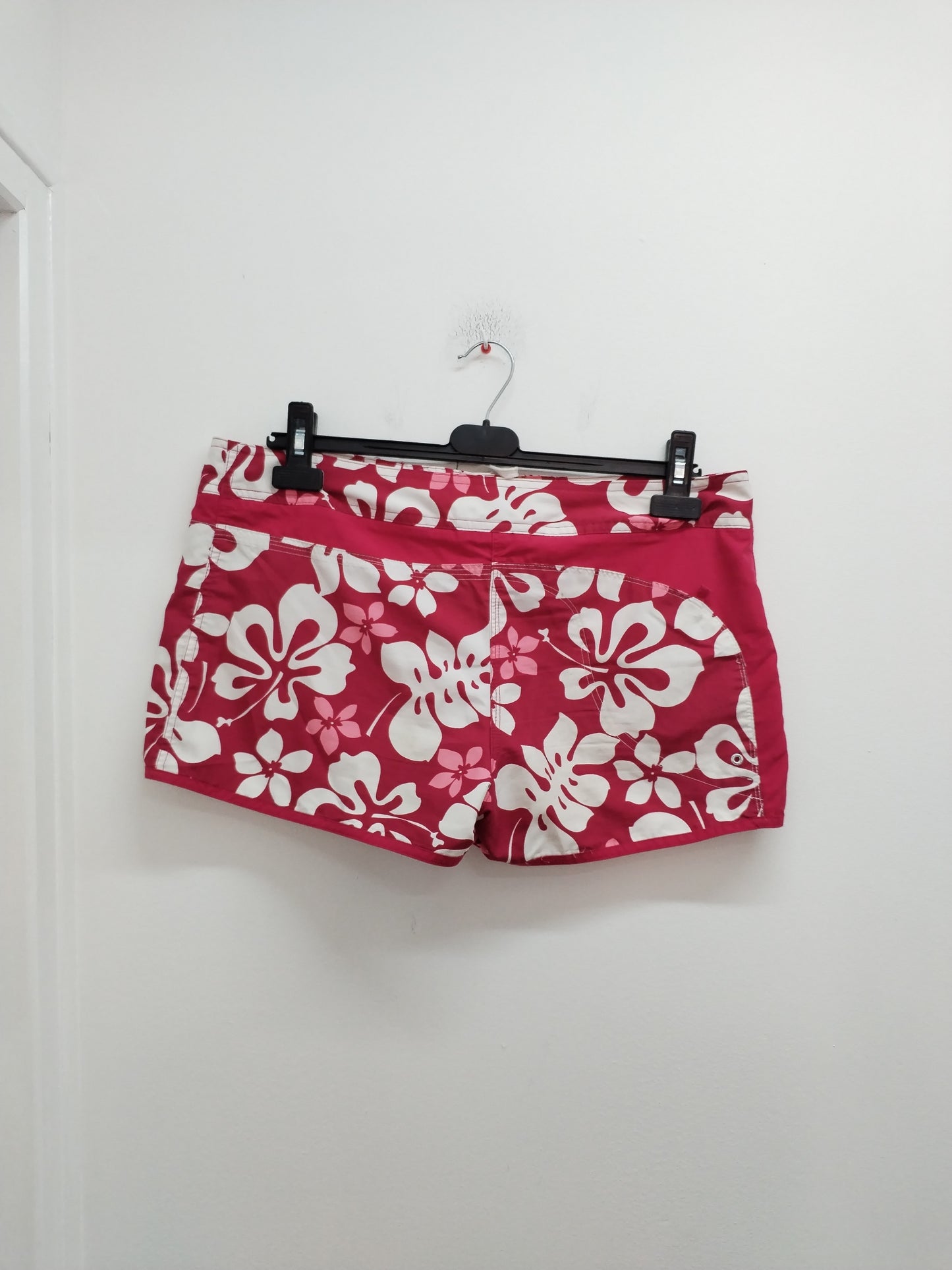Short Tribord framboise fleuri Taille 44