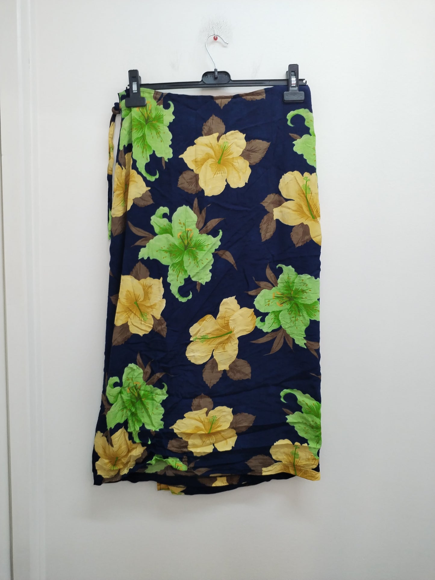 Jupe longue portefeuille marine fleurie Taille M