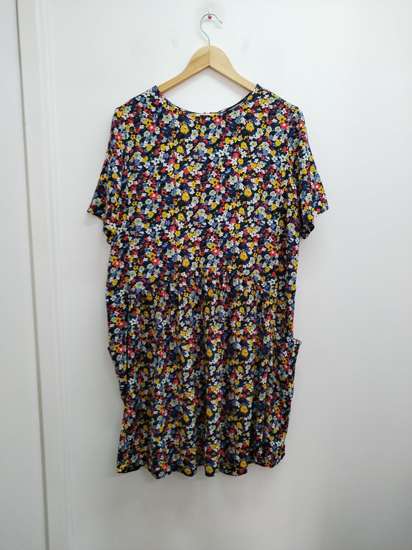 Robe manches courtes Les Essentiels de Monoprix fleurie Taille 42