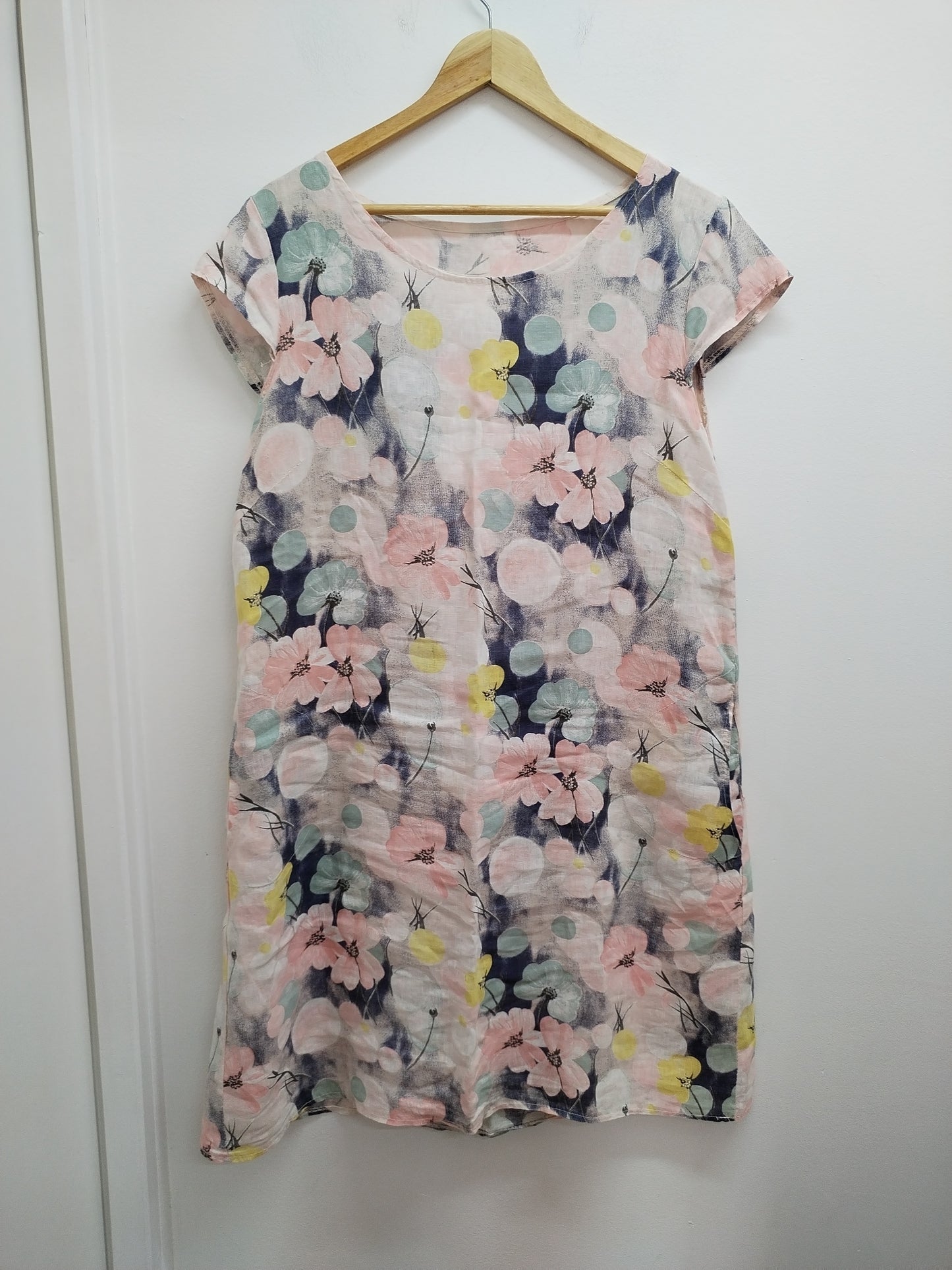 Robe manches courtes rose fleurie Taille L