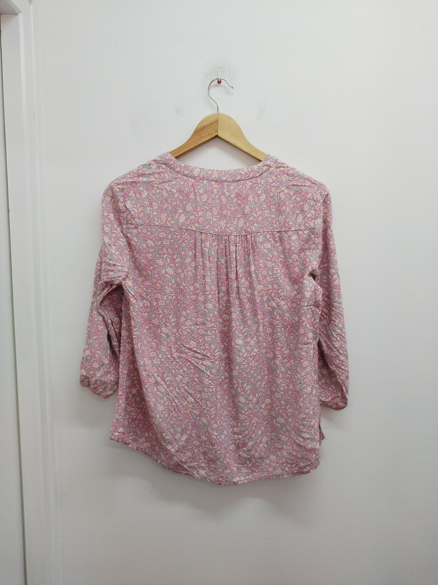Blouse manches 3/4 grise et rose imprimée Taille L