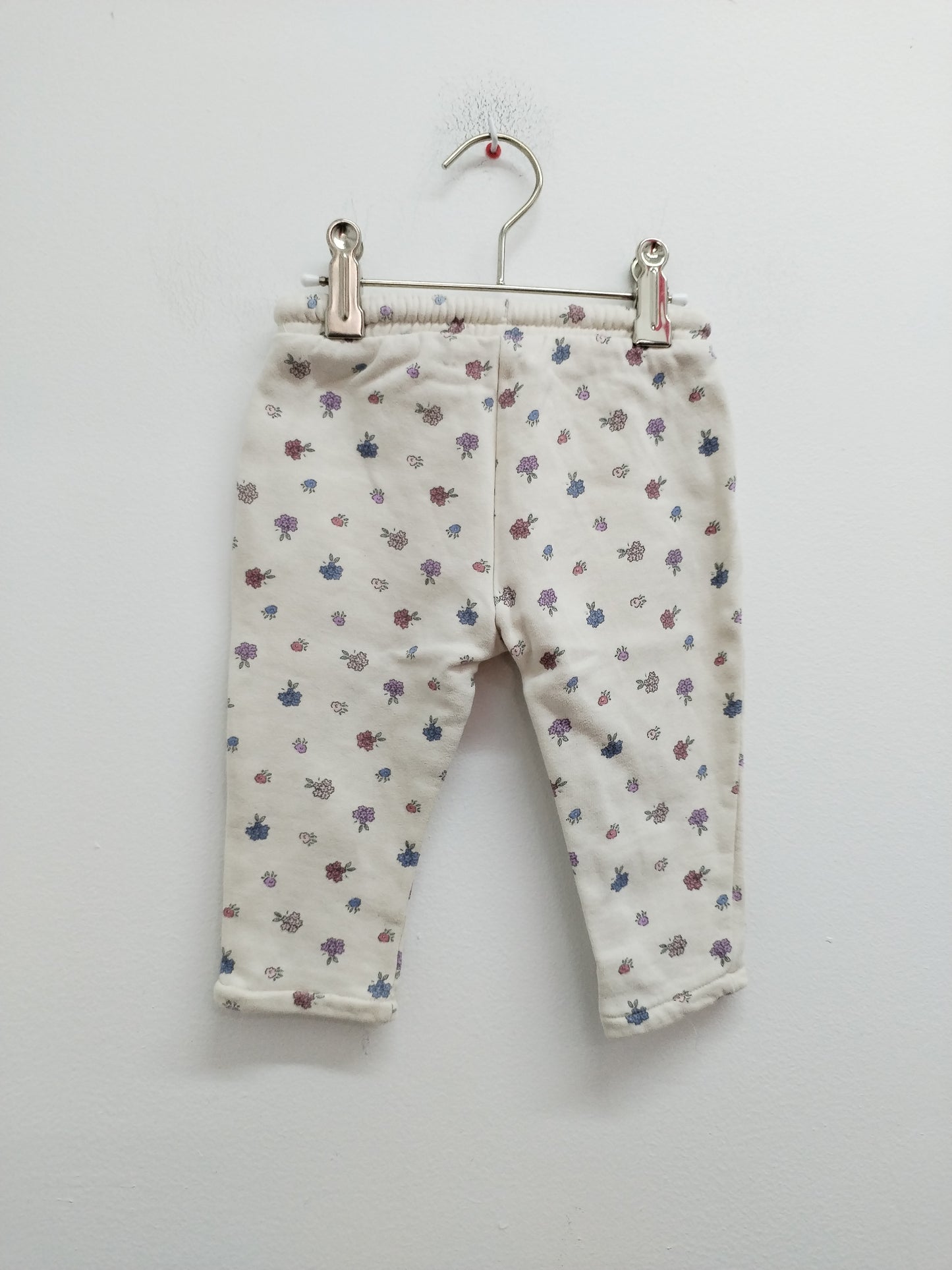 Jogging Kiabi beige fleuri Taille 9 Mois