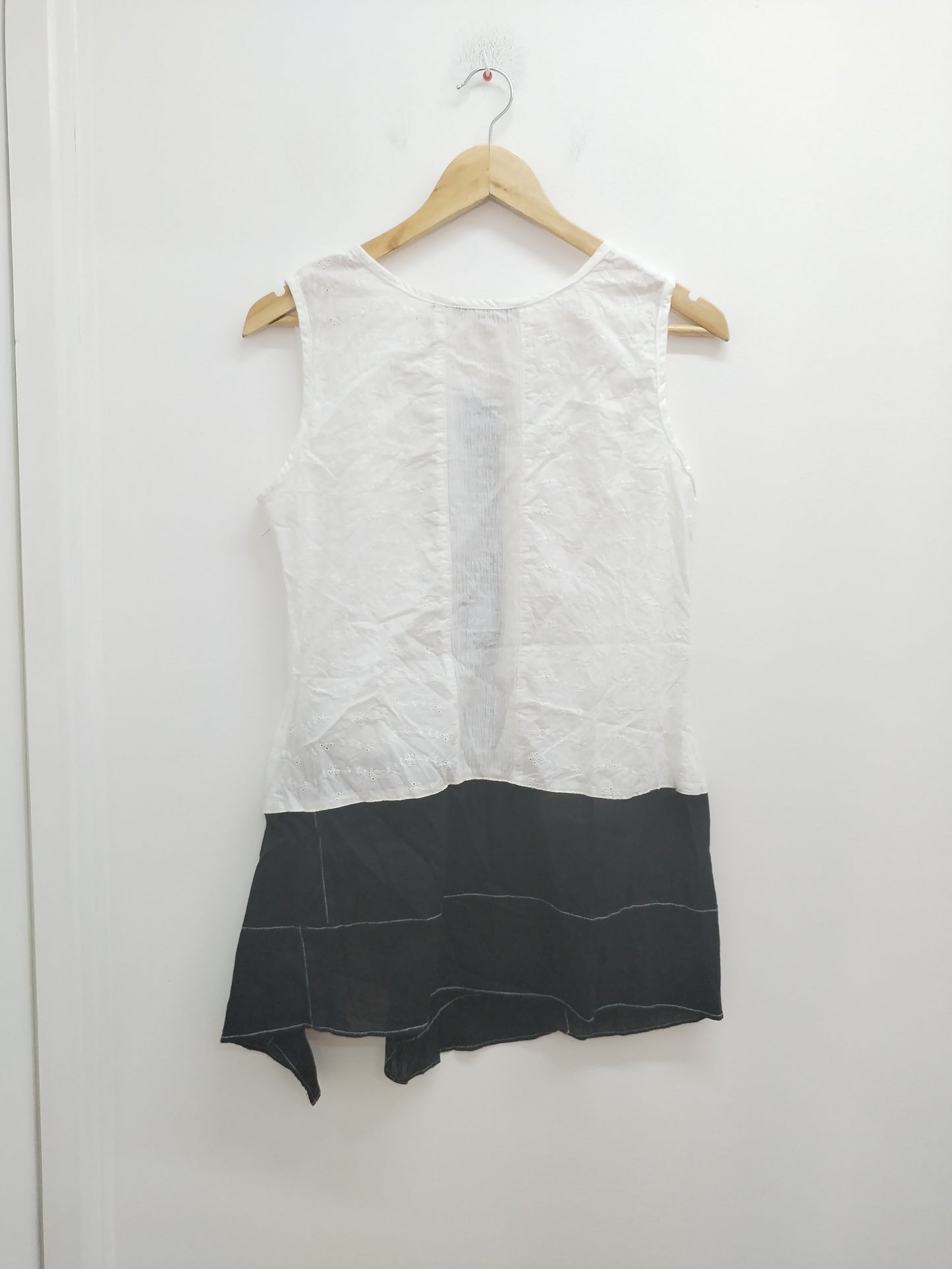 Tunique sans manche asymétrique Enjoy noire et blanche Taille 40