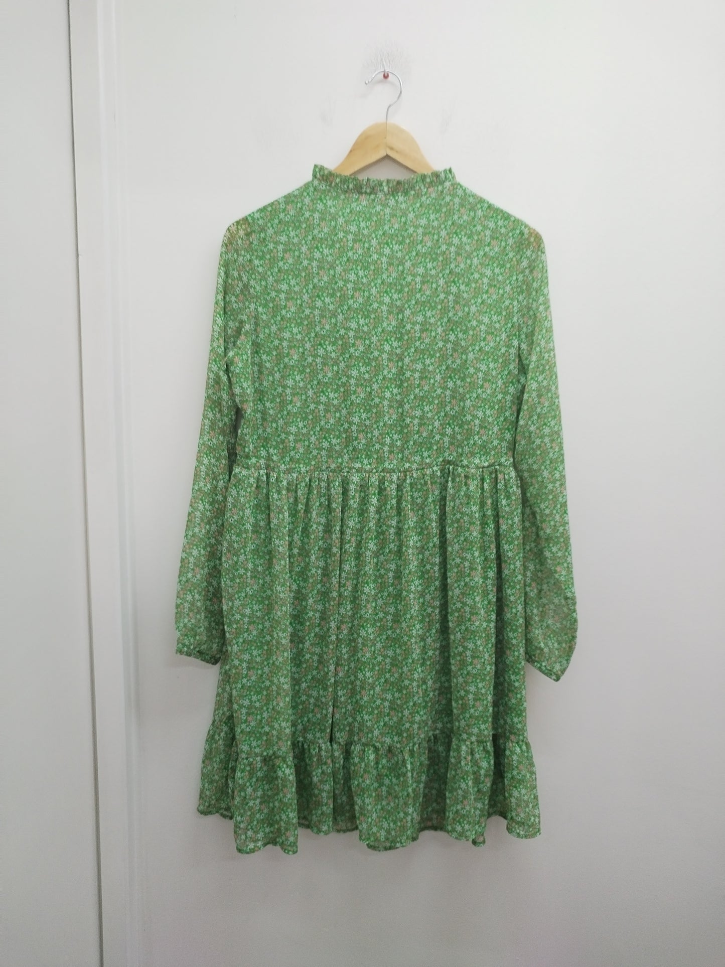 Robe manches longues Esmara verte fleurie Taille 38