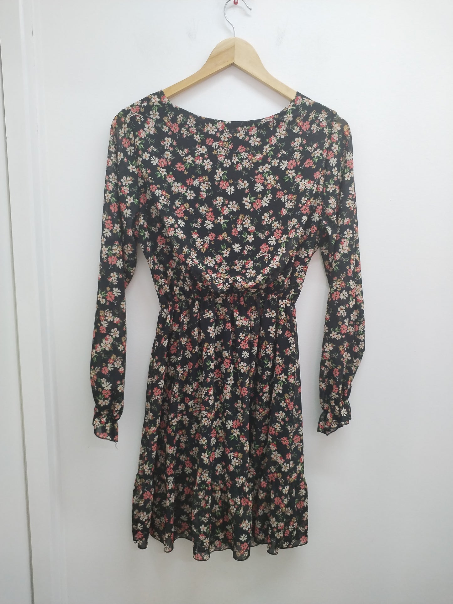 Robe manches longues noire fleurie Taille M